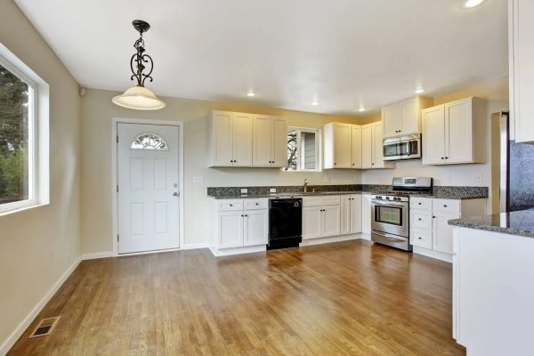 Cabinet-Painters-in-Mint-Hill-NC-White-Kitchen-Cabinets-Color-World-Painting-of-Charlotte